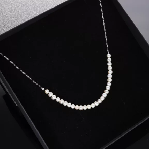 GAURA PEARLS - Vékony gyöngy anker nyaklánc Tenyésztett Gyöngy betéttel