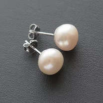 Bedugós Gyöngy Fülbevaló, 10 mm Hamvas-Barack