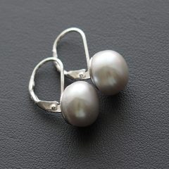 Patetnzáras Gyöngy fülbevaló, 10mm  Ezüstös-Szürke