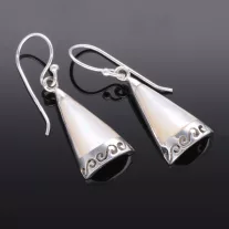 Gyöngyház csigavonalas ezüst fülbevaló 