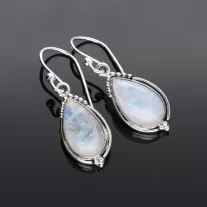 Csepp fülbevaló díszes foglalattal - HOLDKŐ