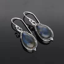 Csepp fülbevaló díszes foglalattal - LABRADORIT