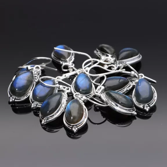 Csepp fülbevaló díszes foglalattal - LABRADORIT