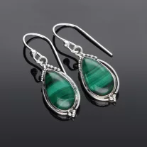 Csepp fülbevaló díszes foglalattal - MALACHIT