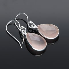 Fazettált csepp akasztós ezüst fülbevaló - Rózsakvarc