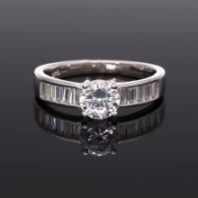 Cirkónia köves gyűrű navett