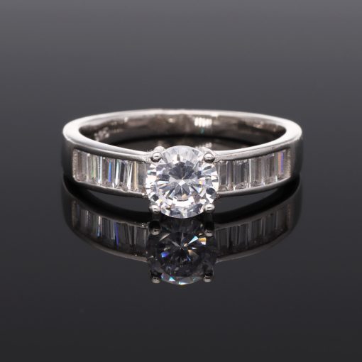 Cirkónia köves gyűrű navett