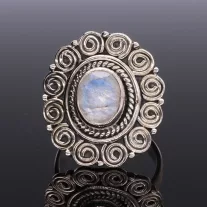 Holdkő díszes foglalatú ezüst gyűrű