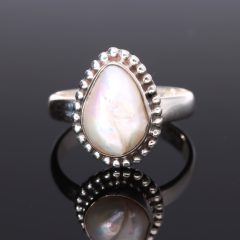 "Barokk" gyöngy ezüst gyűrű