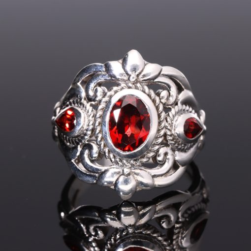 Díszes gránát köves gyűrű