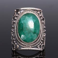 Extra díszes Smaragd köves gyűrű