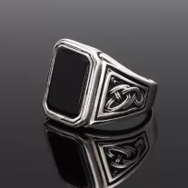 Ónix köves férfi pecsétgyűrű-Kelta mintás