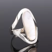 Modern-Ovál Gyöngyház ezüst gyűrű