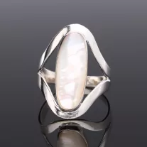 Modern-Ovál Gyöngyház ezüst gyűrű
