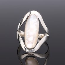 Modern-Ovál Gyöngyház ezüst gyűrű