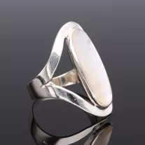 Modern-Ovál Gyöngyház ezüst gyűrű