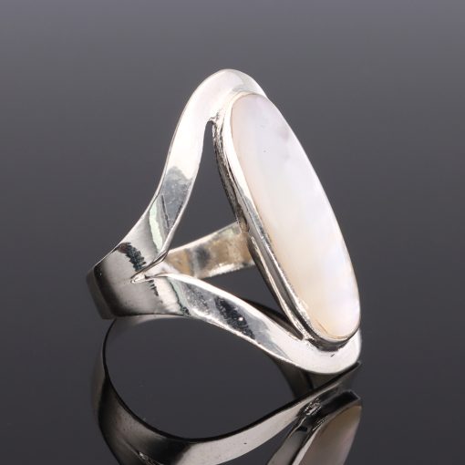 Modern-Ovál Gyöngyház ezüst gyűrű