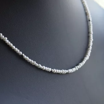Félmerev Tenyésztett Gyöngysor Ezüst golyókkal - 3,5 mm