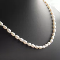   Nagy Ovál Tenyésztett Gyöngysor -9x7 mm fehér - Ezüst zárszerkezettel 