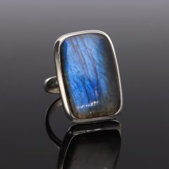 Szögletes Labradorit ezüst gyűrű fényes foglalattal