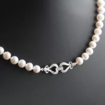    Sósvízi tenyésztett Gyöngysor -8 mm fehér - Díszes Ezüst zárral