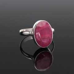 Ovál Rubin gyűrű letisztult Ezüst foglalattal