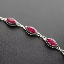 Rubin Ezüst karkötő bogyós foglalattal