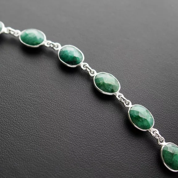 Smaragd köves ezüst karkötő