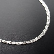 Fonott ezüst nyakék