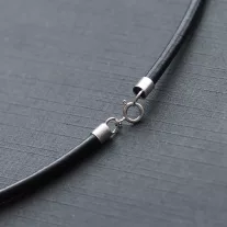 Tömör bőr nyaklánc ezüst zárszerkezettel - 3 mm vastag