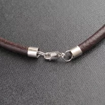 Barna bőr nyaklánc ezüst zárszerkezettel - 5 mm vastag