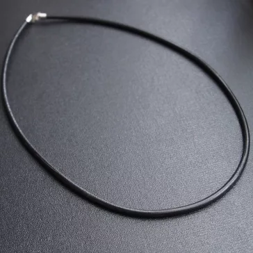 Fekete bőr nyaklánc ezüst zárszerkezettel - 4 mm vastag