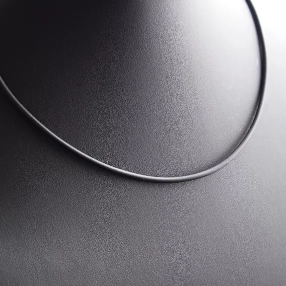 Vékony kaucsuk nyaklánc - Fekete -  2 vagy 2,5 mm 