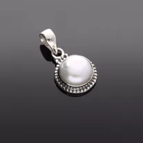 Tenyésztett Gyöngy medál díszes Ezüst foglalattal