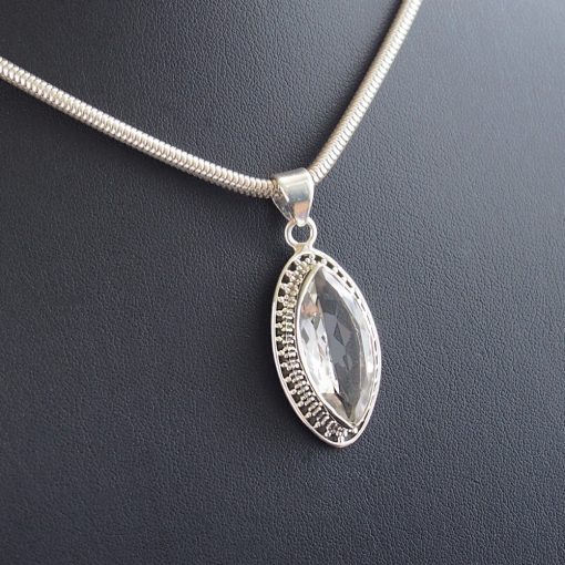 Fazettált hegyikristály medál