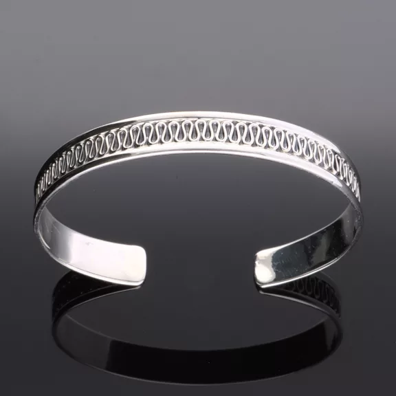 Hullámvonalas - Merev ezüst karkötő