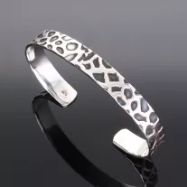 "Dalmata" - Merev ezüst karkötő