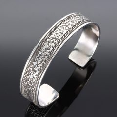 Szemcsés mintázatú - Merev ezüst karkötő