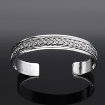 Fonott mintás - Merev ezüst karkötő