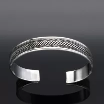 Átlós mintás - Merev ezüst karkötő