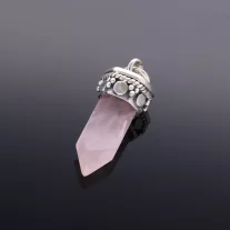 Ásványkúp medál díszes foglalattal 