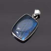 Labradorit medál  nagy csepp, vésett foglalatban