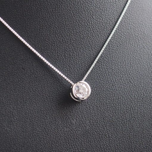 Cirkónia kör medál nyakláncon