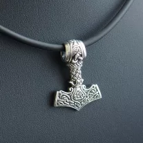 Thor kalapácsa medál - átfűzős