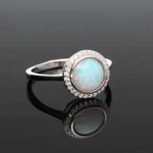 Körbe köves kerek Opál ezüst gyűrű - fehér