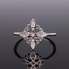 Kelta mintás ezüst gyűrű cirkónia kövekkel