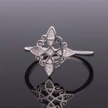 Kelta mintás ezüst gyűrű cirkónia kövekkel