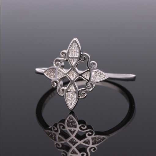 Kelta mintás ezüst gyűrű cirkónia kövekkel