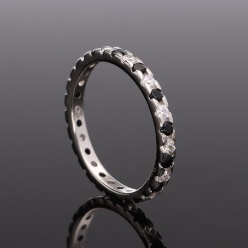 Fekete-fehér sorköves Ezüst karikagyűrű