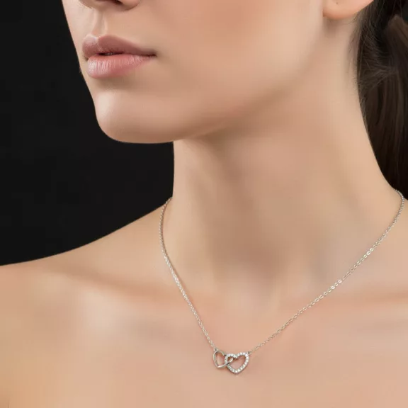 Ezüst szívben szív medál nyakláncon